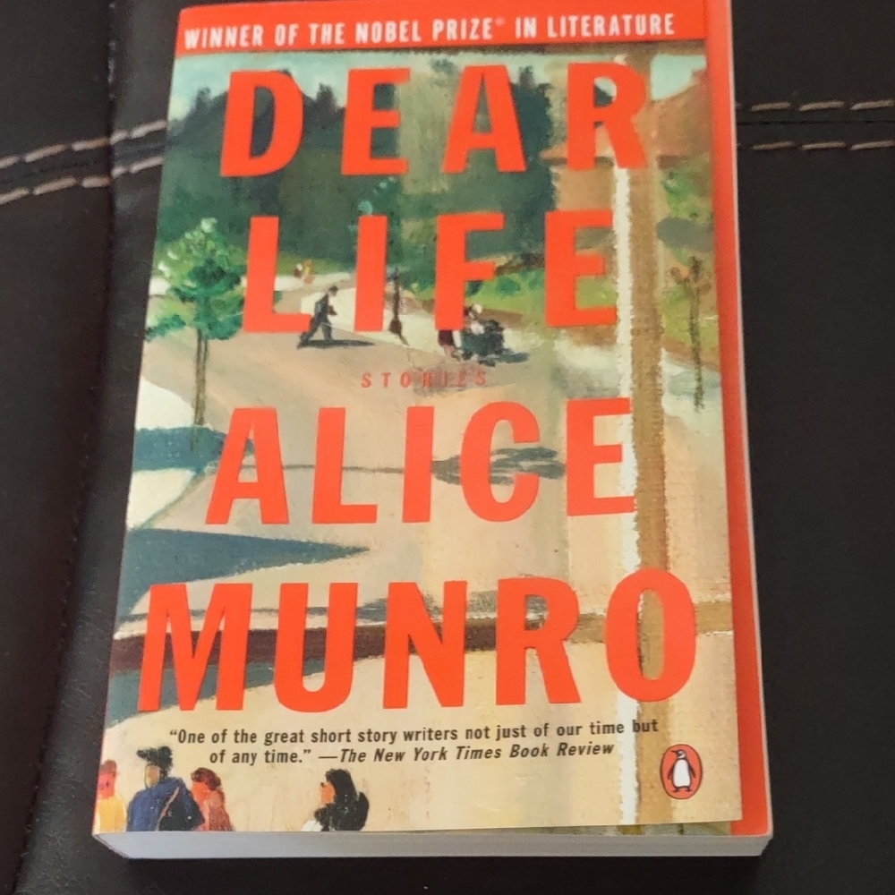 Dear Life by Alice Munro Paperback